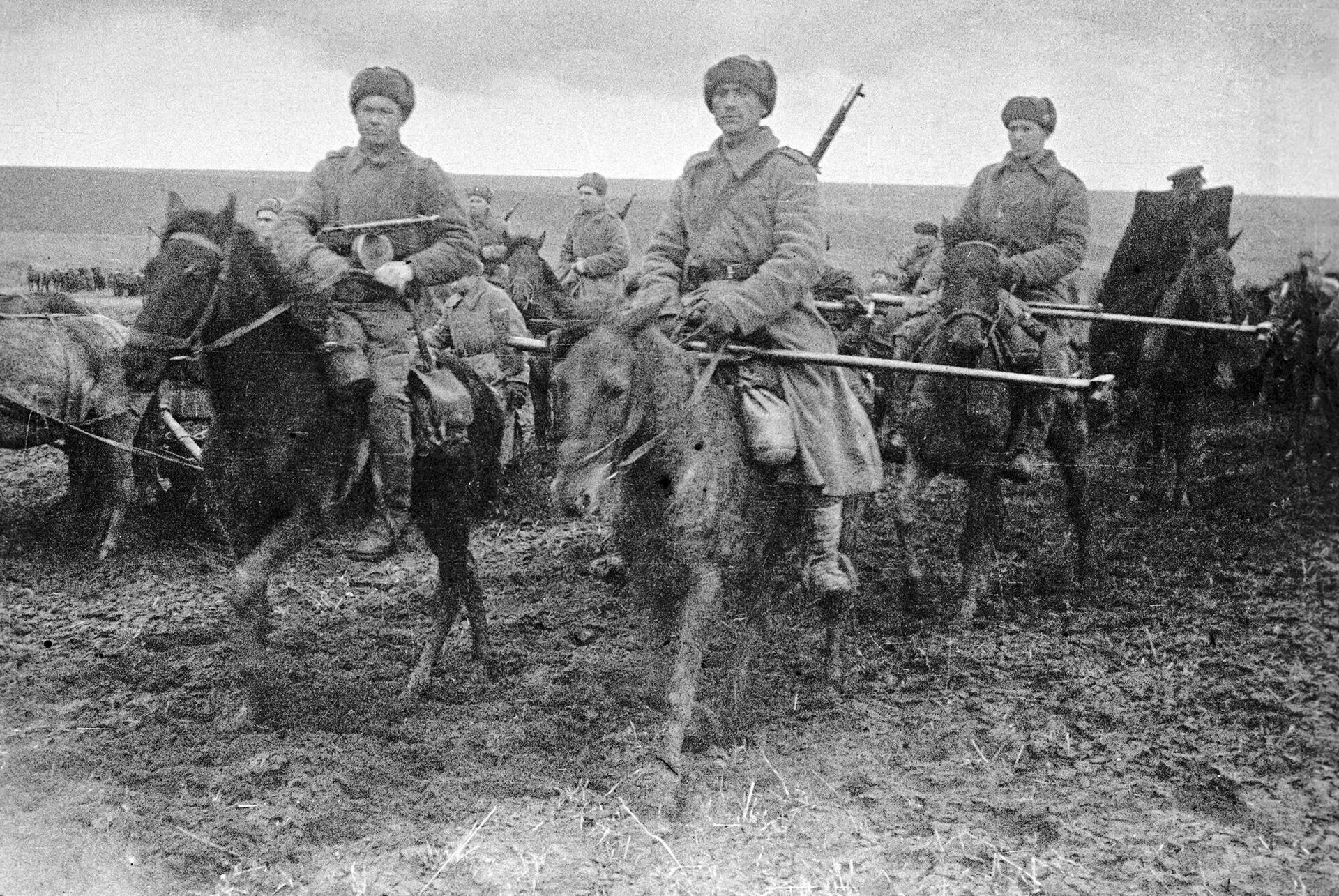 Бойцы 4-го гвардейского Кубанского казачьего кавалерийского корпуса генерала Иссы Плиева в составе 3-го Украинского фронта  - РИА Новости, 1920, 29.12.2022