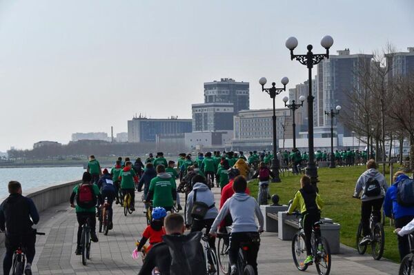 Участники велозаезда День в истории в Новороссийске