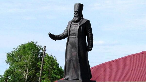 Памятник князю Михаилу Воротынскому в поселке Воротынец