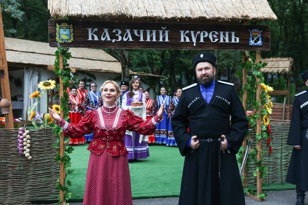 Ставропольские казаки на открытии всероссийского молодежного форума Машук