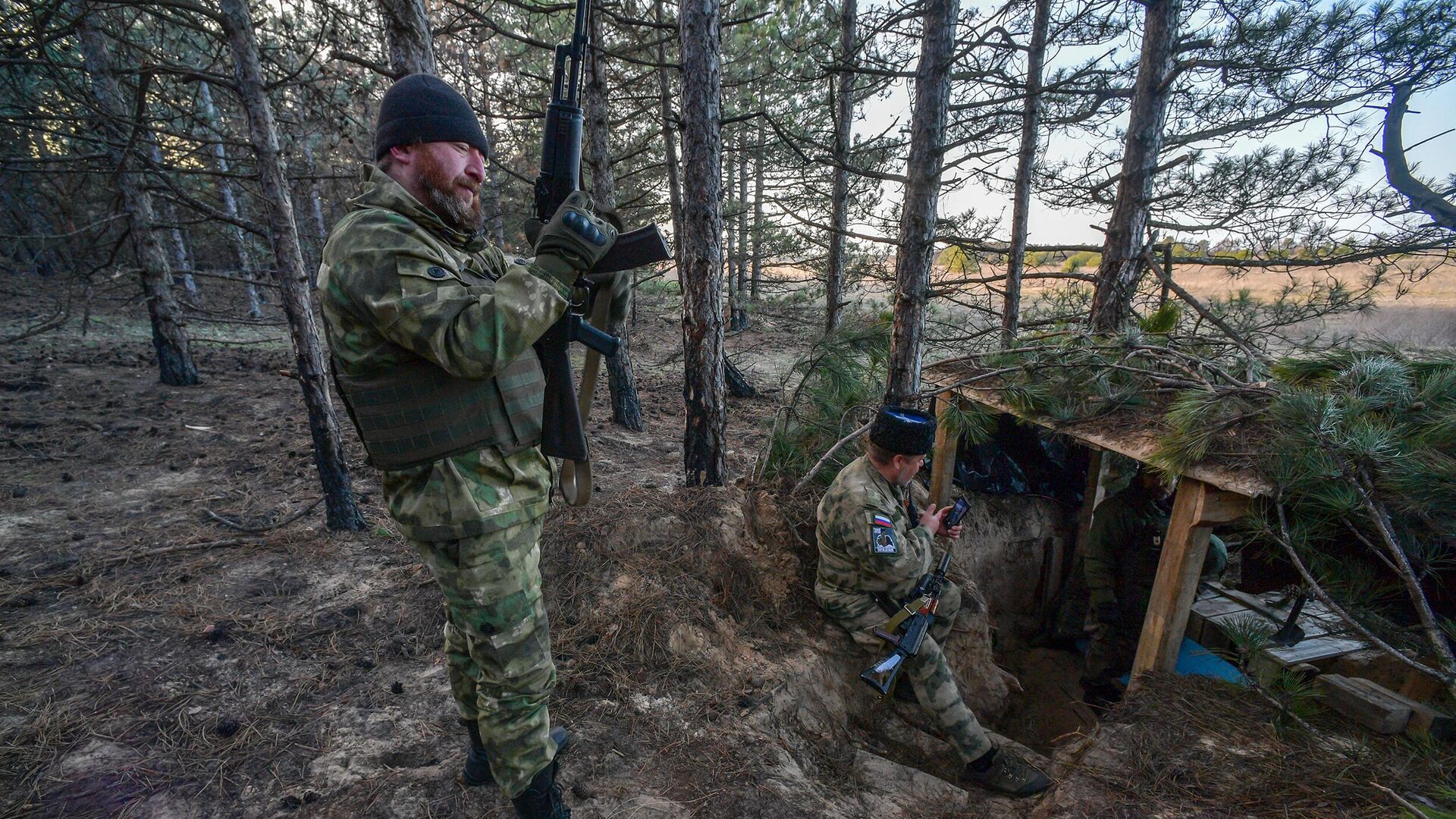 Военнослужащие казачьего батальона Терек на боевой позиции в зоне проведения СВО - РИА Новости, 1920, 20.09.2023