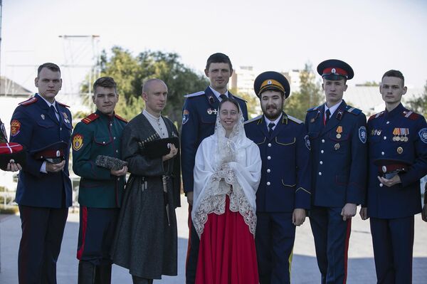 Участники Всероссийского слета казачьей молодежи в Астрахани