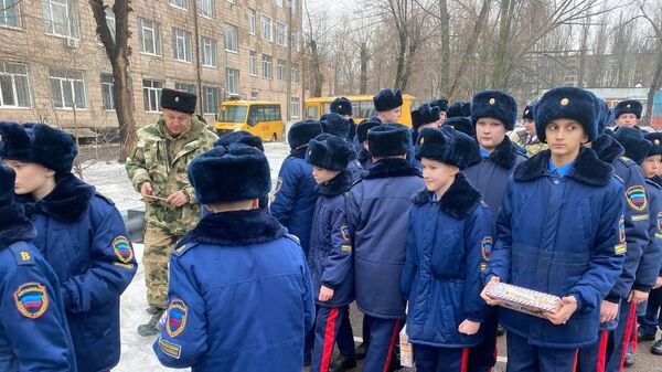 Ученики Луганского республиканского казачьего кадетского корпуса