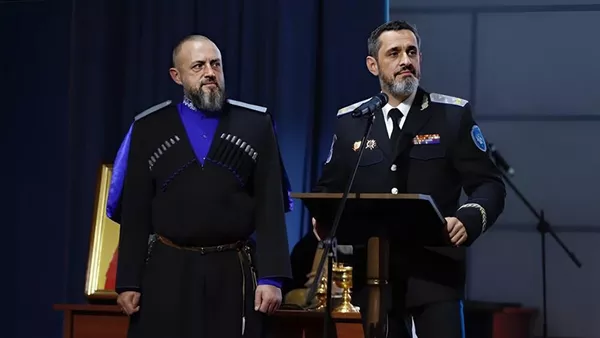 Владимир Савченко и Виталий Кузнецов на круге Терского казачьего войска 