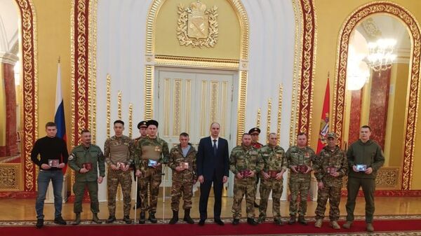 Церемония награждения участников специальной военной операции государственными наградами