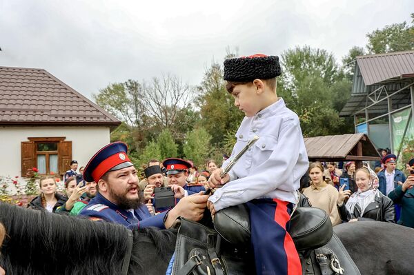 Есаул Иван Болдырев, товарищ атамана Первого Донского округа Всевеликого войска Донского, председатель Союза казачьей молодежи ВВД, кандидат наук, казаковед.