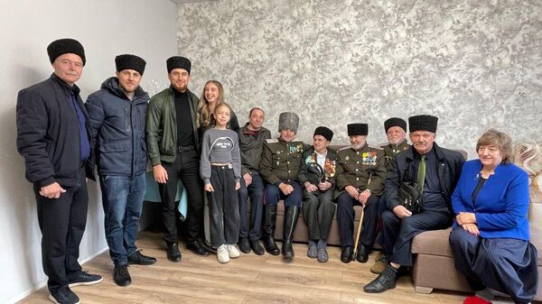 Поздравление со 101-летием ветерана ВОВ, члена совета стариков Союза казаков Семиречья В.И.Зинченко. 29 марта 2025 года, г. Алма-Ата Поздравление со 101-летием ветерана ВОВ, члена совета стариков Союза казаков Семиречья В.И.Зинченко. 29 марта 2025 года, г. Алма-Ата