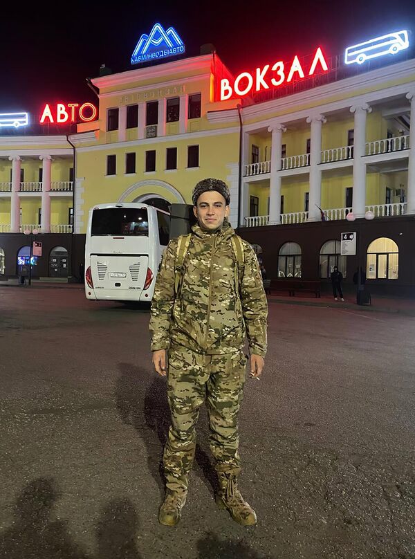 Даниил Щербаков на вокзале в день отправления в зону проведения спецоперации Даниил Щербаков на вокзале в день отправления в зону проведения спецоперации
