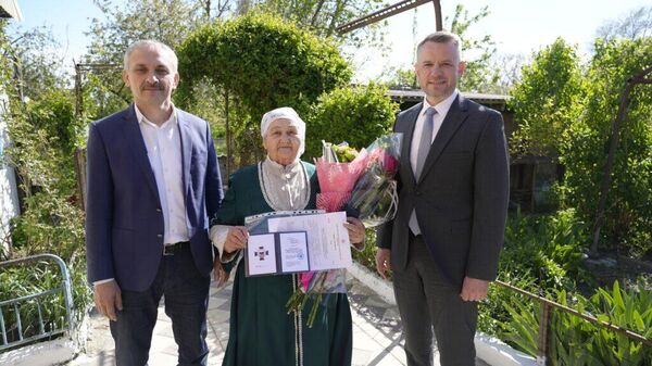 Награждение Валентины Андреевны Миркун нагрудным знаком ФАНД За отличие в службе российского казачества Награждение Валентины Андреевны Миркун нагрудным знаком ФАНД За отличие в службе российского казачества