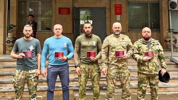 Церемония вручения государственных наград бойцам казачьей разведывательной бригады Терек