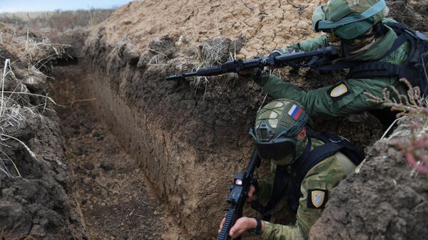 Военнослужащие отдельной казачьей бригады Днепр во время подготовки подразделений на полигоне