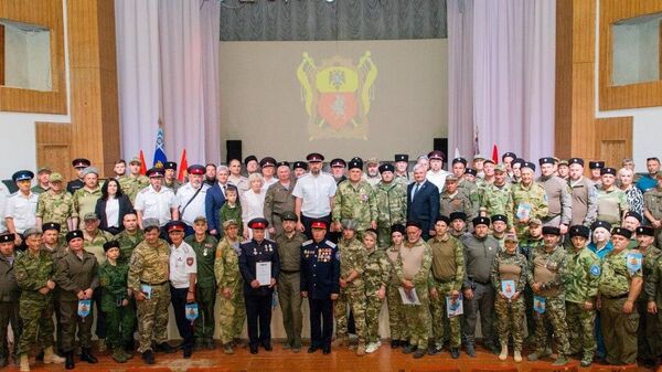 Участники мероприятия в честь десятилетия со дня образования ОКО Севастопольский казачий округ Черноморского казачьего войска