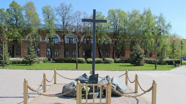 Поклонный крест в память о Ермаке и его товарищах в Тюмени Поклонный крест в память о Ермаке и его товарищах в Тюмени
