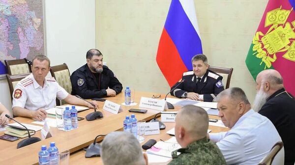 Совещание под председательством атамана Кубанского казачьего войска Александра Власова в администрации Краснодарского края Совещание под председательством атамана Кубанского казачьего войска Александра Власова в администрации Краснодарского края