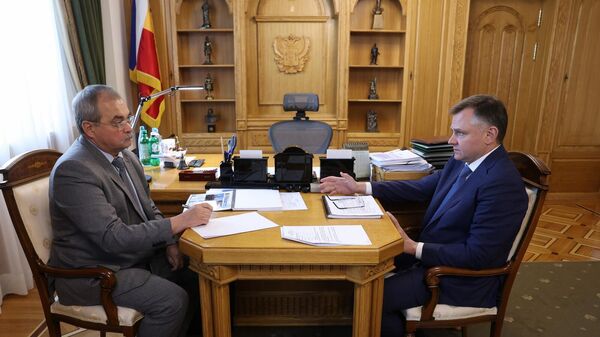 Рабочая встреча врио губернатора Ростовской области Юрия Слюсаря с главой Шолоховского района Олегом Дельновым