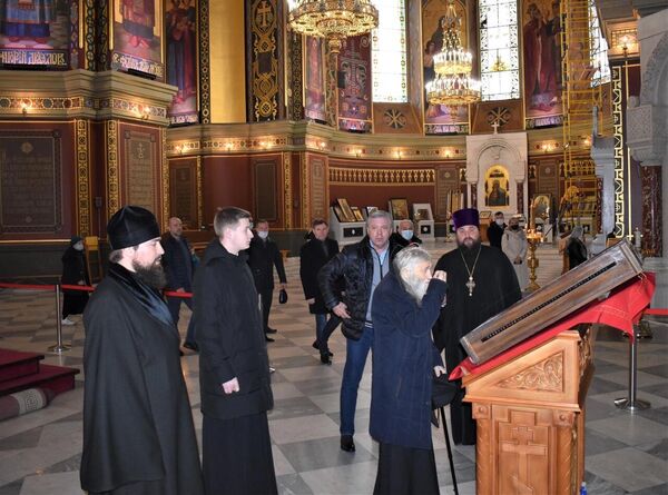 Схиархимандрит Илий (Ноздрин) молится в Патриаршем Вознесенском войсковом всеказачьем соборе в первый день СВО Схиархимандрит Илий (Ноздрин) молится в Патриаршем Вознесенском войсковом всеказачьем соборе в первый день СВО