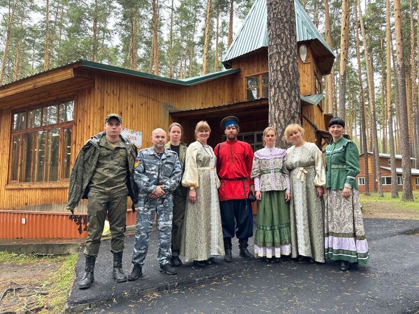 Члены семейного клуба Дружина