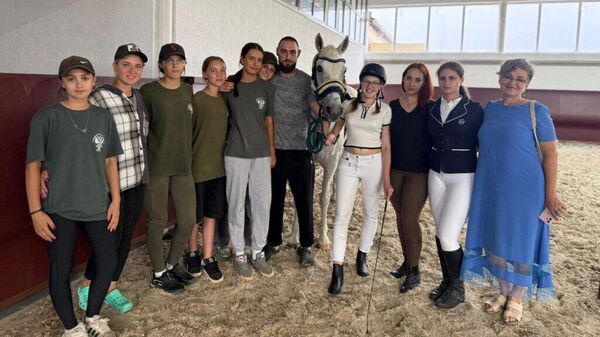 Участники соревнований в конно-спортивном клубе Целебные Ессентуки 