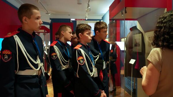 Воспитанники казачьих кадетских корпусов Луганской Народной Республики на экскурсии в Центральном музее российского казачества в Москве 