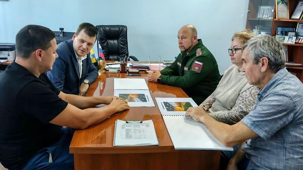 Делегация из Красноярска в казачьем кадетском корпусе 