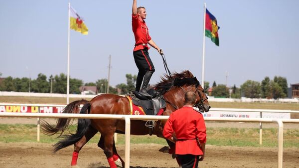 Скачки на приз атамана Кубанского казачьего войска в Краснодаре Скачки на приз атамана Кубанского казачьего войска в Краснодаре