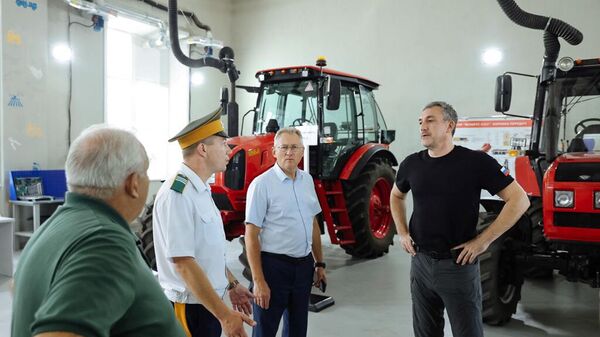 Губернатор Амурской области Василий Орлов в Амурском казачьем колледже