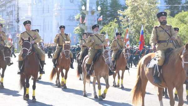 Казаки на параде в честь 80-летия Победы над милитаристской Японией и окончания Второй мировой войны