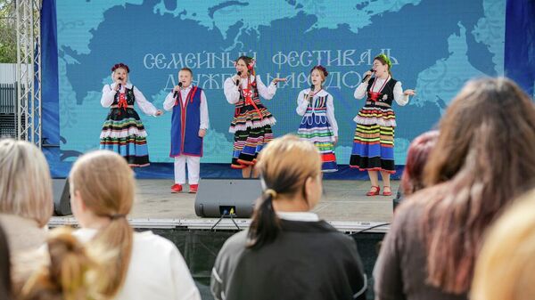 Участники Семейного фестиваля дружбы народов
