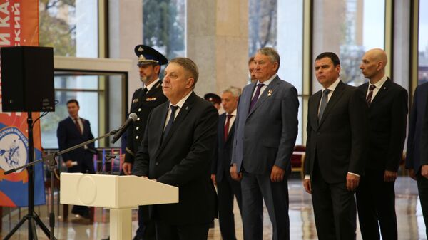 Губернатор Брянской области Александр Богомаз на вручении переходящего знамени Президента РФ лучшему казачьему кадетскому корпусу в Кремлевском дворце Губернатор Брянской области Александр Богомаз на вручении переходящего знамени Президента РФ лучшему казачьему кадетскому корпусу в Кремлевском дворце