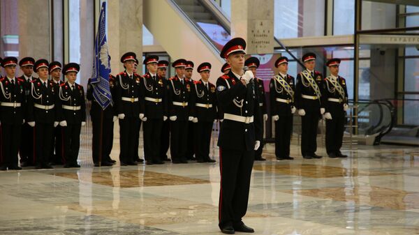 Вручение переходящего знамени Президента РФ лучшему казачьему кадетскому корпусу в Кремлевском дворце в Москве Вручение переходящего знамени Президента РФ лучшему казачьему кадетскому корпусу в Кремлевском дворце в Москве