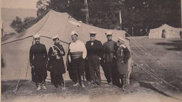 Владимир Гиляровский в центре. Шипка. Торжественные мероприятия по случаю 25-летия начала Русско-турецкой войны 1877-1878 годов. Почтовая открытка с пометками Гиляровского. Выставка Линия Гиляровского Владимир Гиляровский в центре. Шипка. Торжественные мероприятия по случаю 25-летия начала Русско-турецкой войны 1877-1878 годов. Почтовая открытка с пометками Гиляровского. Выставка Линия Гиляровского