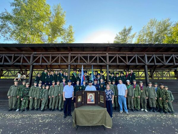Участники смены летнего палаточного лагеря школы Атаман Участники смены летнего палаточного лагеря школы Атаман