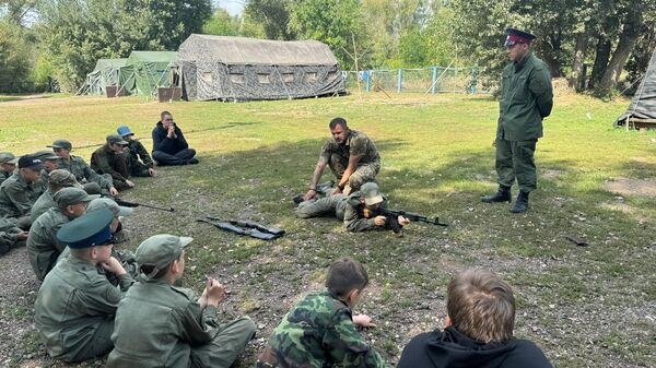 Участники смены летнего палаточного лагеря школы Атаман Участники смены летнего палаточного лагеря школы Атаман