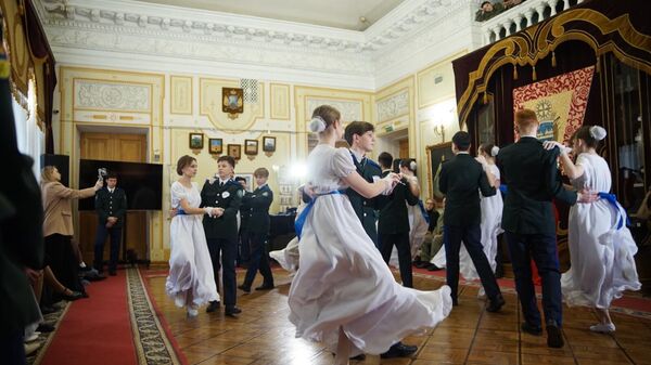 Участники Сретенского бала казачьей молодежи в Оренбургском губернаторском историко-краеведческом музее Участники Сретенского бала казачьей молодежи в Оренбургском губернаторском историко-краеведческом музее