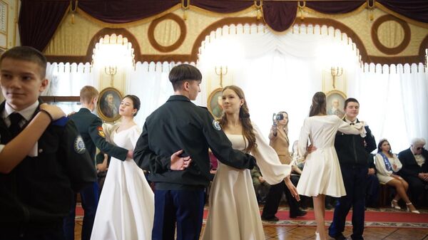 Участники Сретенского бала казачьей молодежи в Оренбургском губернаторском историко-краеведческом музее Участники Сретенского бала казачьей молодежи в Оренбургском губернаторском историко-краеведческом музее