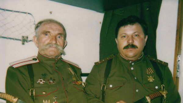 Командировка Виктора Ивановича Корякина (справа) в Тобольск. 1993