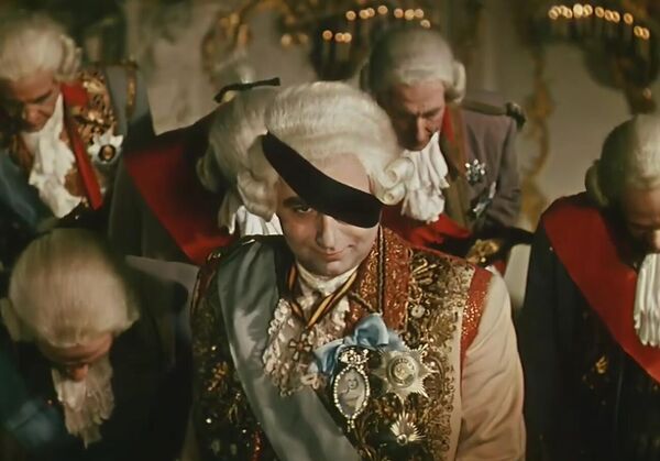 Кадр из фильма Вечера на хуторе близ Диканьки. В центре – Григорий Потемкин (Юрий Чекулаев) Кадр из фильма Вечера на хуторе близ Диканьки. В центре – Григорий Потемкин (Юрий Чекулаев)