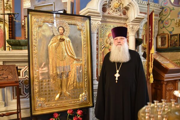 Духовник Кубанского казачьего войска и Союза казачьей молодежи Кубани протоиерей Иоанн (Гармаш) возле храмовой иконы Александра Невского Духовник Кубанского казачьего войска и Союза казачьей молодежи Кубани протоиерей Иоанн (Гармаш) возле храмовой иконы Александра Невского