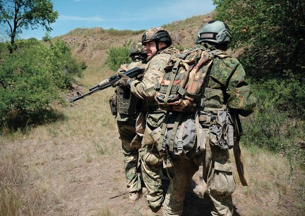 Бойцы казачьей бригады Терек в зоне СВО, фото Артура Емельянова Бойцы казачьей бригады Терек в зоне СВО, фото Артура Емельянова