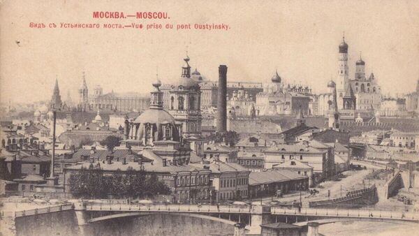 Почтовая фотокарточка нач. ХХ века. Храм Николая Чудотворца в Заяицком на переднем плане. Приблизительная датировка 1909–1916 гг. 