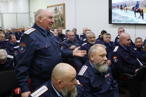 Участники служебного совещания по подведению итогов деятельности казачьих дружин Ростовской области в 2025 году