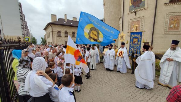 Крестных ход на территории Православной Свято-Владимирской гимназии