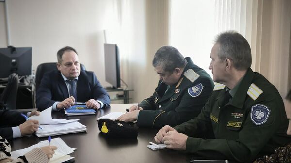 Рабочая встреча руководителя Управления по контролю за оборотом наркотиков УМВД России по Забайкальскому краю Никиты Арапова и атамана Забайкальского казачьего войска Сергея Боброва 