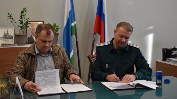 Атаман ОВКО Игорь Цыганов и проректор по воспитательной работе УрФУ Александр Иванов