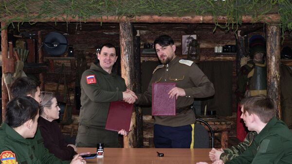 Подписание соглашения о сотрудничестве представителями Забайкальского войскового казачьего общества и регионального отделения Юнармии в Чите