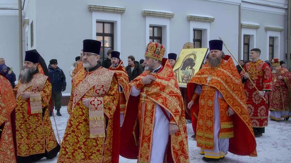 Торжественное принесение Табынской иконы Пресвятой Богородицы в главный храм ОВКО