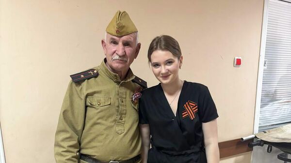 Алина Попова в военном госпитале на празднике Победы