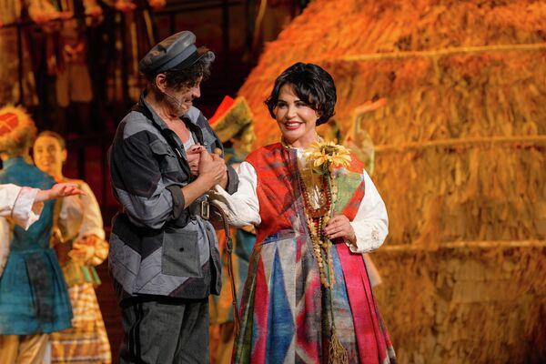 Спектакль Бабий бунт в нашем колхозе в МГАТ Русская песня Спектакль Бабий бунт в нашем колхозе в МГАТ Русская песня