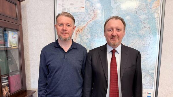 Атаман Оренбургского войскового казачьего общества Игорь Цыганов и заместитель полномочного представителя Президента РФ в УрФО Борис Кириллов