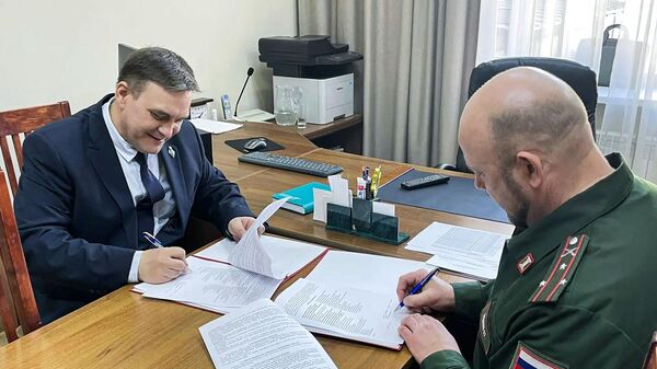 Подписание соглашения о сотрудничестве между Красноярским кампусом Финуниверситета и Енисейским войсковым казачьим обществом